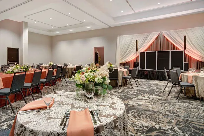 Embassy Suites by Hilton Alpharetta Halcyon 4