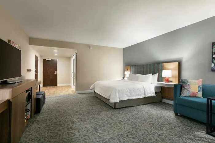 Hampton Inn and Suites Johns Creek 4