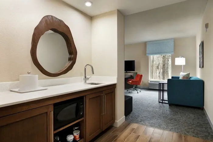 Hampton Inn and Suites Johns Creek 4