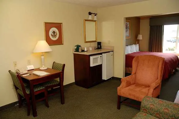 Country Inn & Suites By Radisson, McDonough, GA 4