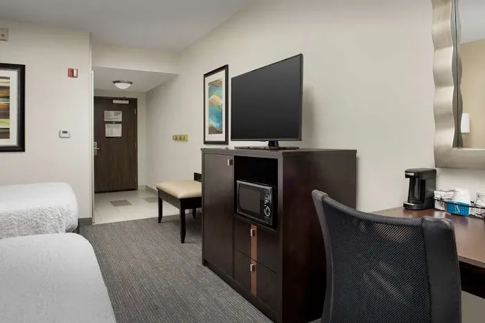 Hampton Inn & Suites Alpharetta 4