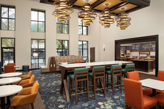 Hampton Inn & Suites Alpharetta 4