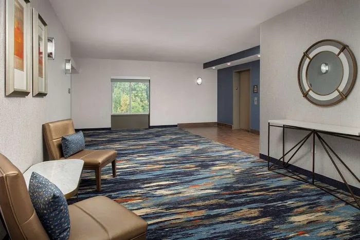Hampton Inn & Suites Alpharetta 4