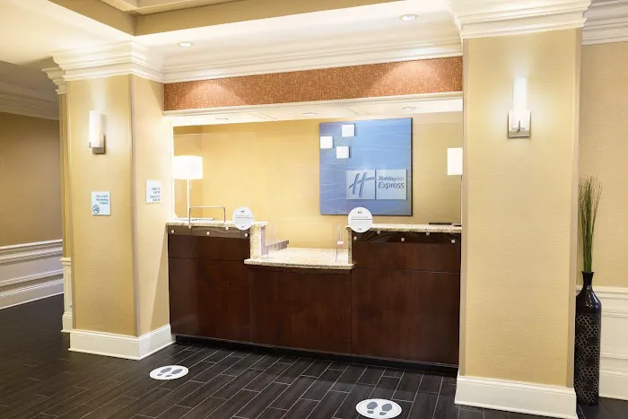 Holiday Inn Express & Suites Alpharetta - Windward Parkway by IHG 4
