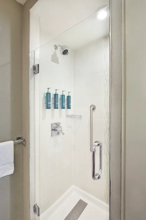 DoubleTree by Hilton Hotel Atlanta - Alpharetta 4