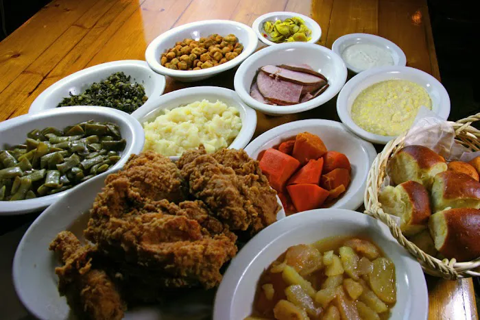 The Smith House Historic Inn and Restaurant 4