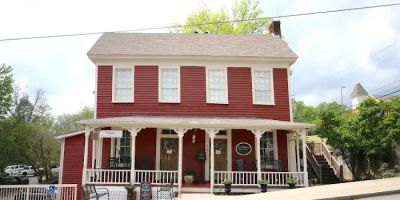 The Dahlonega Square Hotel & Villas