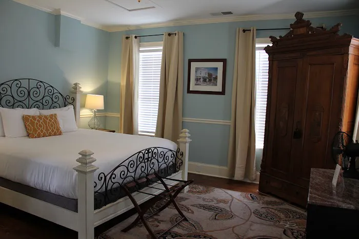 The Dahlonega Square Hotel & Villas 4