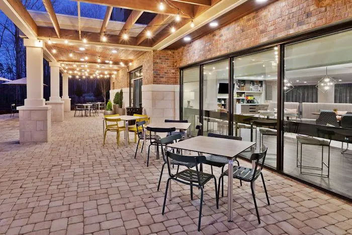 Home2 Suites by Hilton Alpharetta 4