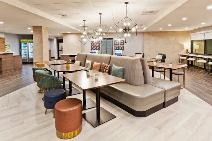 Home2 Suites by Hilton Alpharetta 4