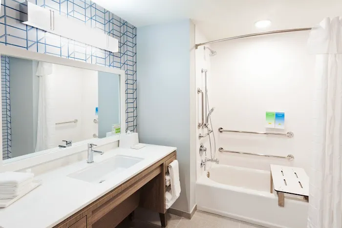 Home2 Suites by Hilton Alpharetta 4