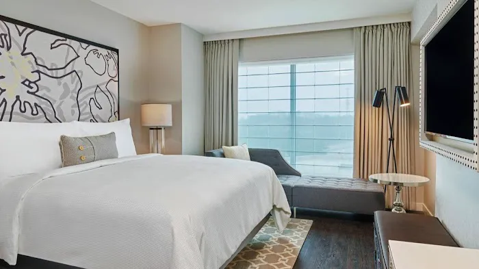 The Hotel at Avalon, Autograph Collection 4