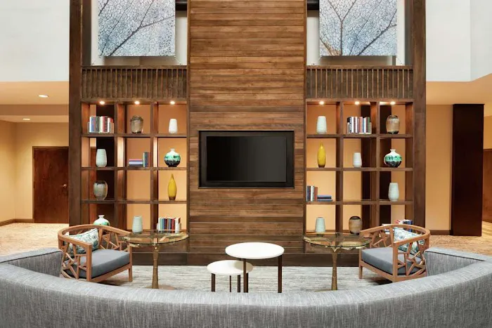 Embassy Suites by Hilton Atlanta Alpharetta 4