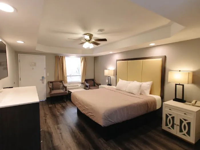 The Riverbend Hotel And Cabins 4
