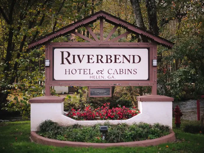 The Riverbend Hotel And Cabins 4