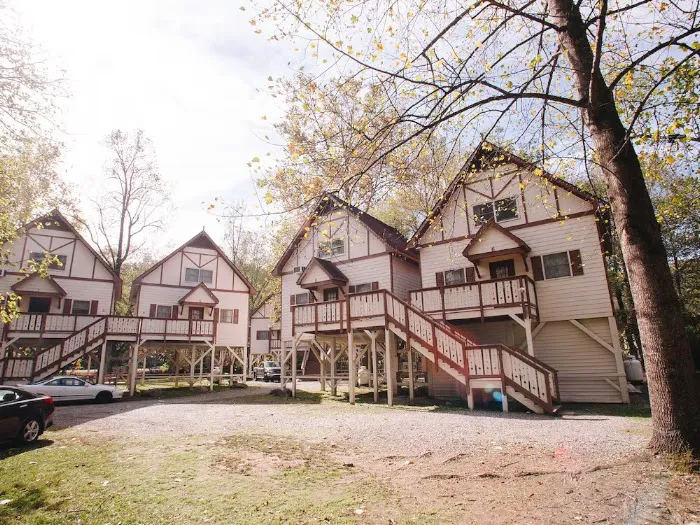 The Riverbend Hotel And Cabins 4