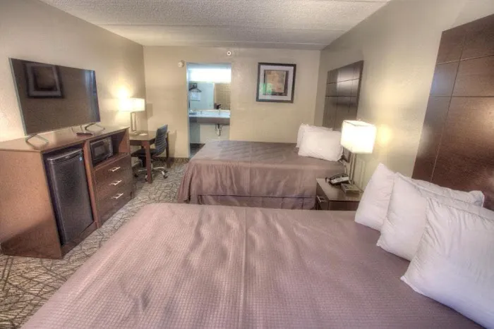 Budgetel Inn & Suites 4