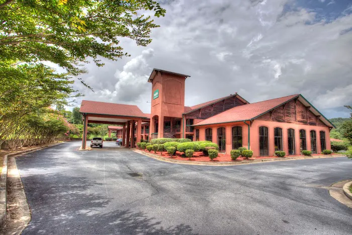 Budgetel Inn & Suites 4