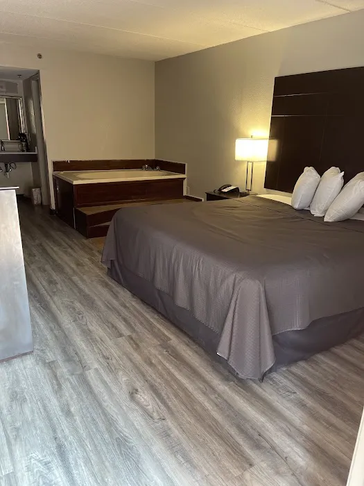 Budgetel Inn & Suites 4