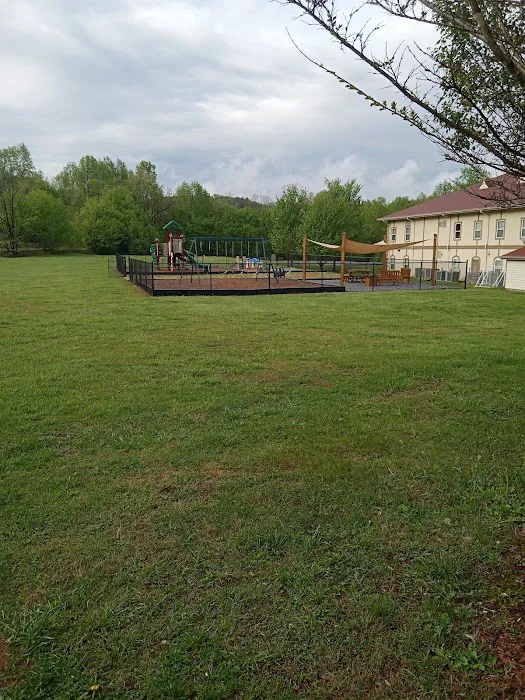 Budgetel Inn & Suites 4