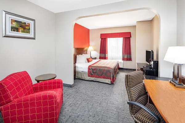 Ramada by Wyndham Alpharetta/Atlanta North 4