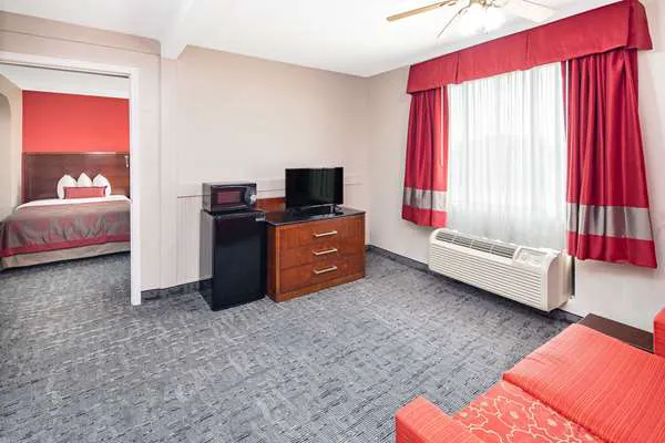 Ramada by Wyndham Alpharetta/Atlanta North 4