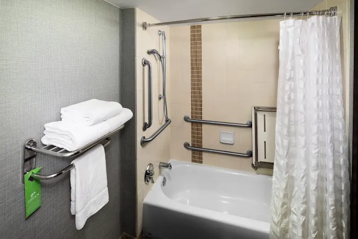 Hyatt Place Atlanta/Alpharetta/North Point Mall 4