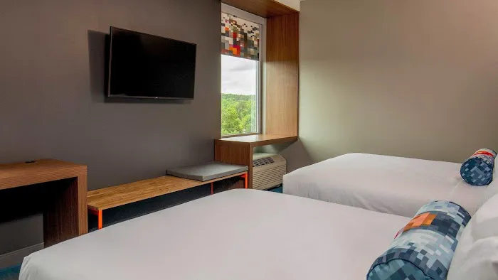 Aloft Alpharetta 4