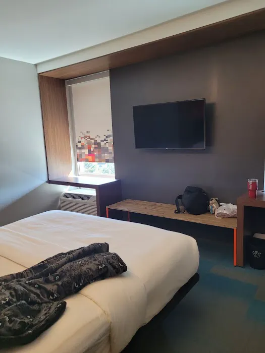 Aloft Alpharetta 4