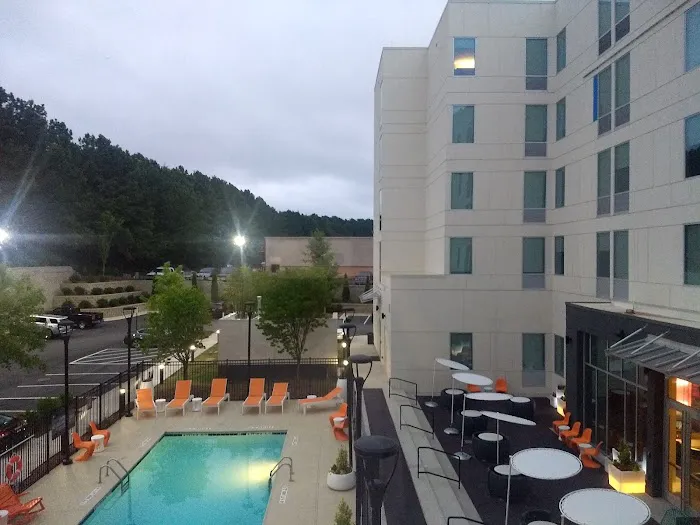 Aloft Alpharetta 4