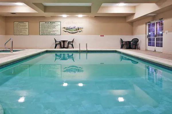 Country Inn & Suites by Radisson, Helen, GA 4