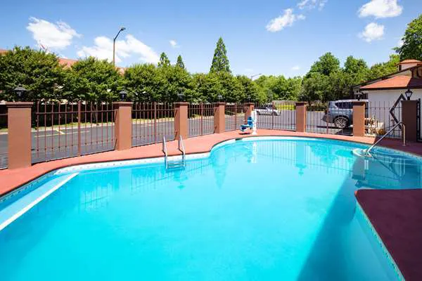 Days Inn by Wyndham Helen 4
