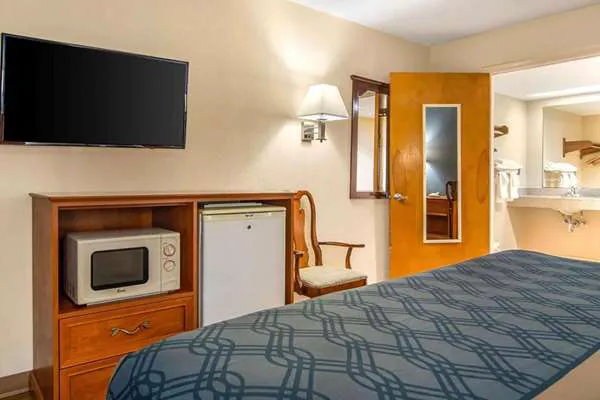 Days Inn by Wyndham Helen 4
