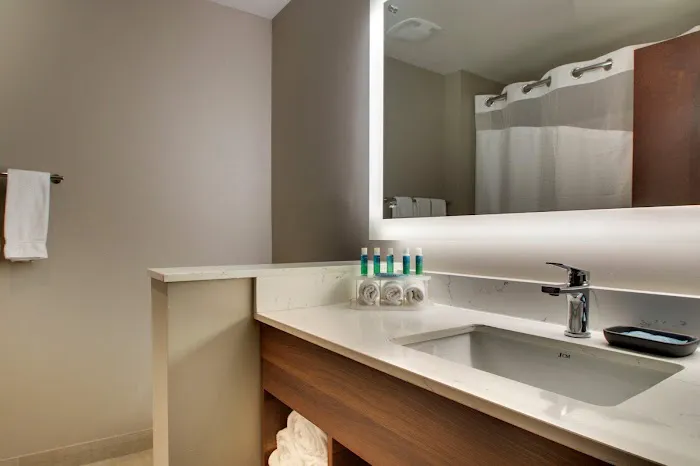 Holiday Inn Express & Suites Helen by IHG 4