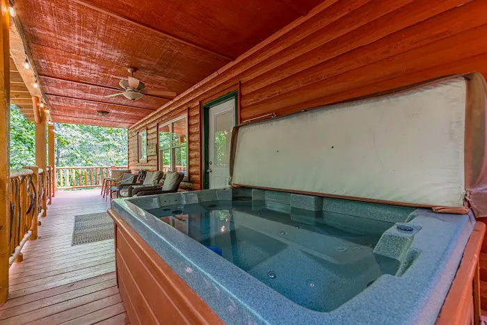 Cross Creek Hideaway Cabin 4