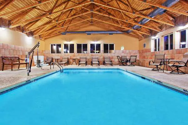 Comfort Inn 4