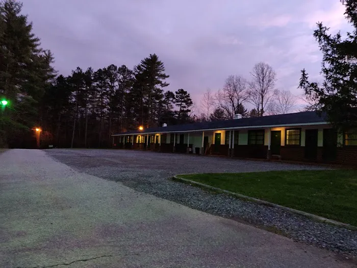 Lakeside Inn 4