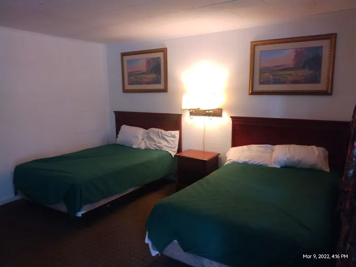 Lakeside Inn 4