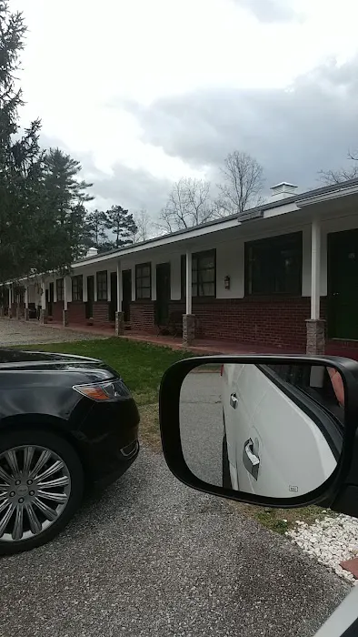 Lakeside Inn 4