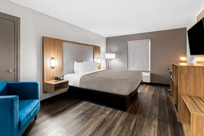 Quality Inn 4