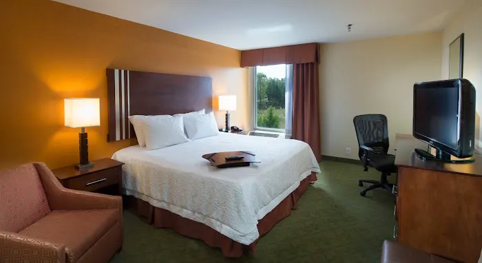 Hampton Inn Cornelia 4