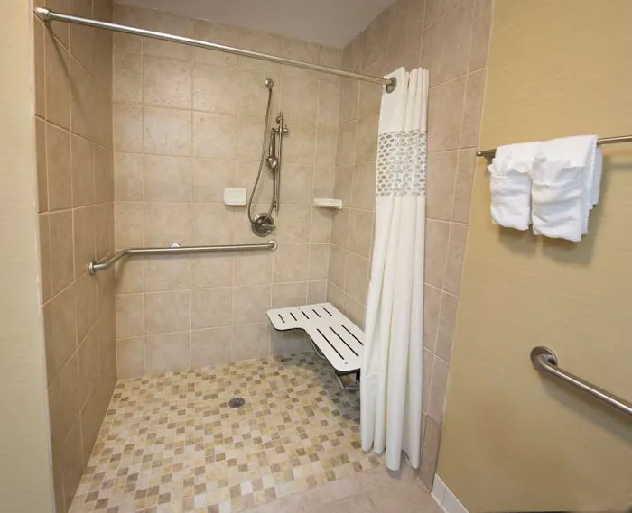 Hampton Inn Cornelia 4