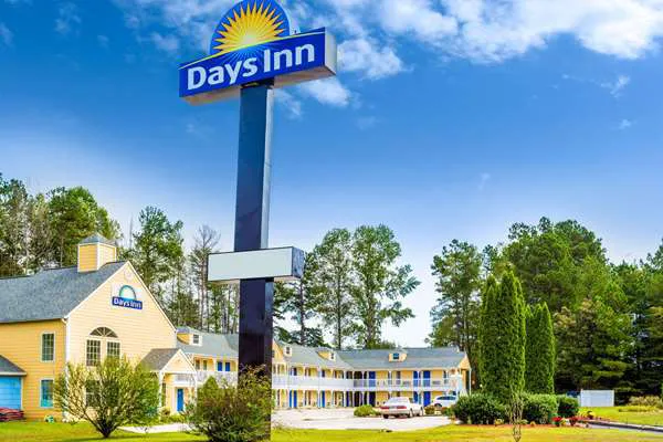 Days Inn by Wyndham Cornelia 4
