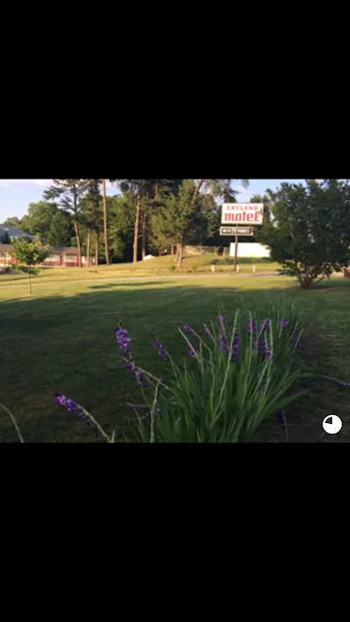 Skyland Motel 4