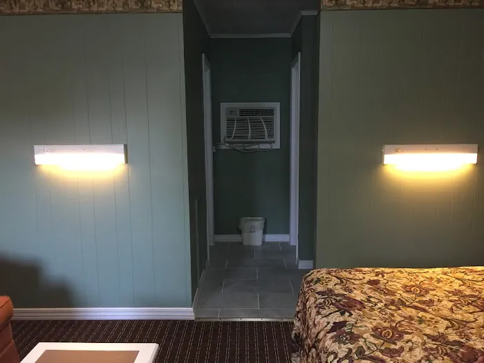 Skyland Motel 4