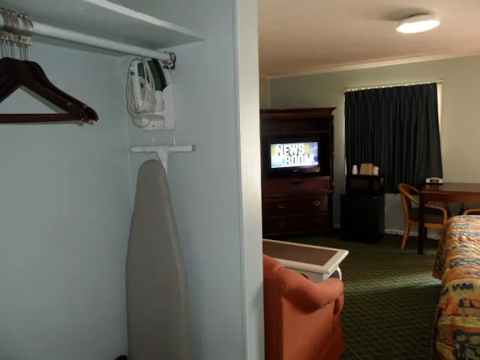 Skyland Motel 4