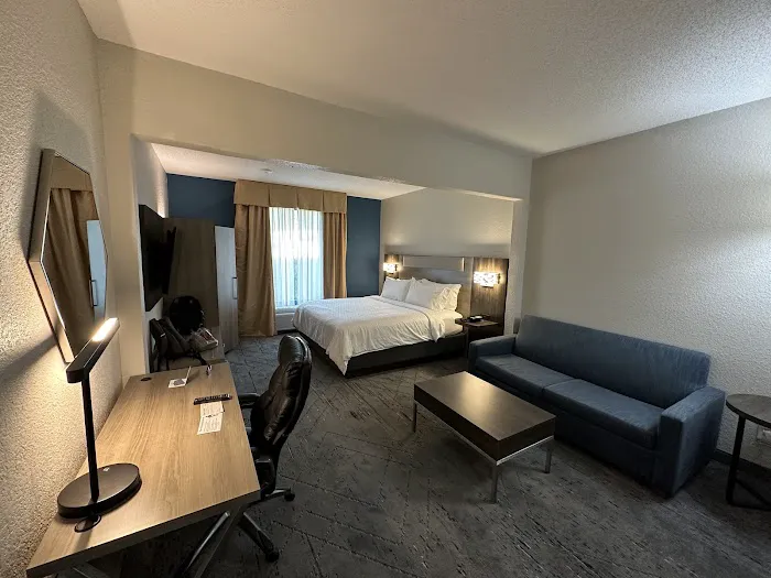 Holiday Inn Express & Suites Hiawassee, an IHG Hotel 4