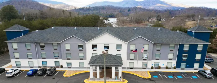Holiday Inn Express & Suites Hiawassee, an IHG Hotel 4
