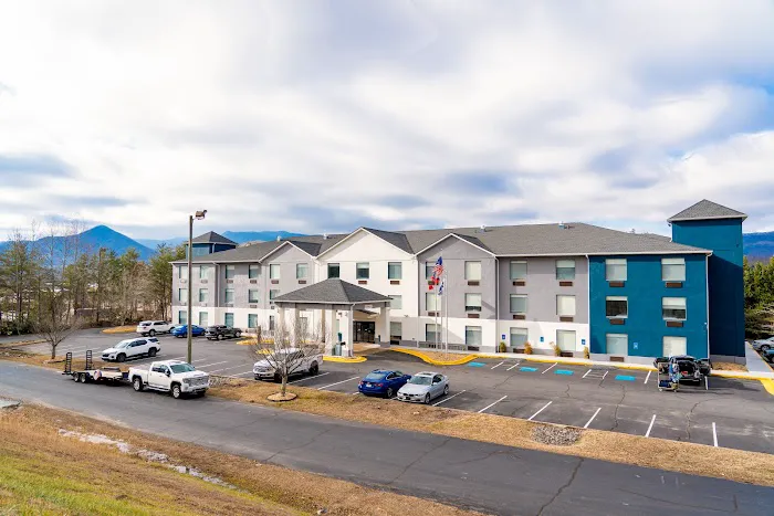 Holiday Inn Express & Suites Hiawassee, an IHG Hotel 4