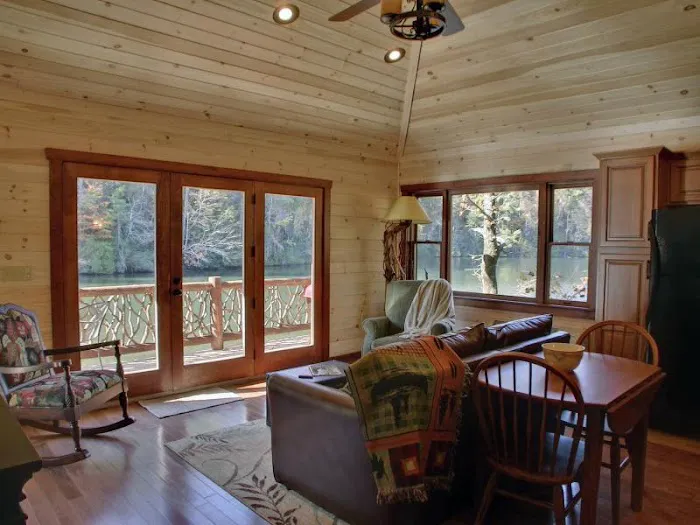 Lodging on the Lake 4